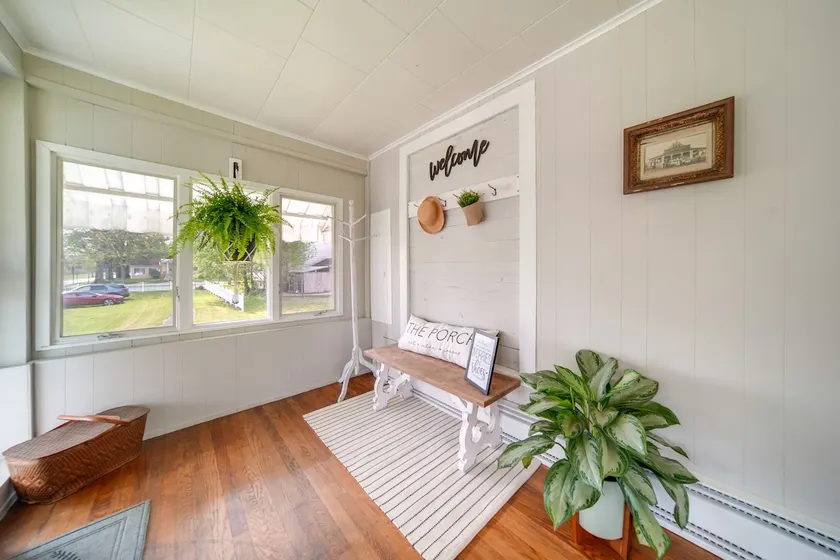 Historical Magnesia Springs Home, Near Kayaking! - Image 1