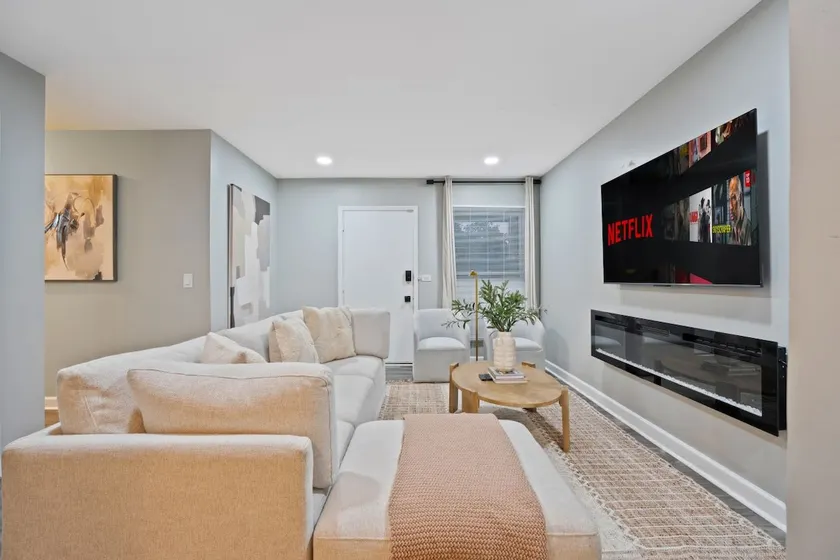 Huge 4BR w/ Yard | Sleeps 8 | LCP Collection - Image 1