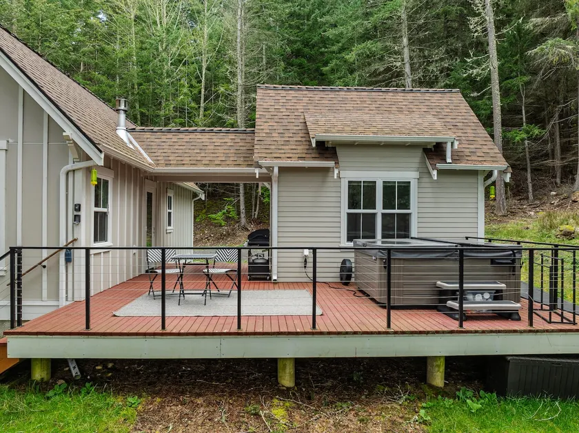 Orcas Island, Purdue Lakeside Retreat #293 - Image 1