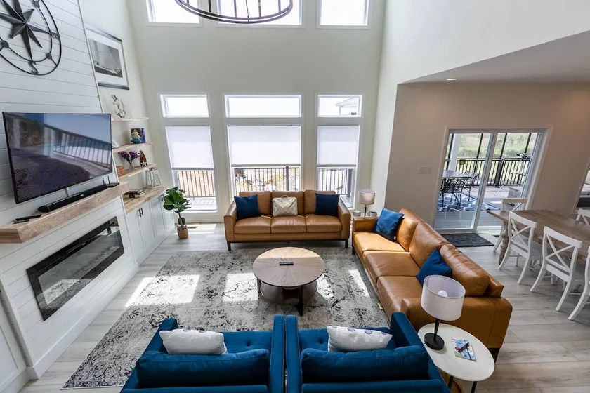 LUXE Waterfront Retreat w Pool, Hot Tub, Game Den - Image 1