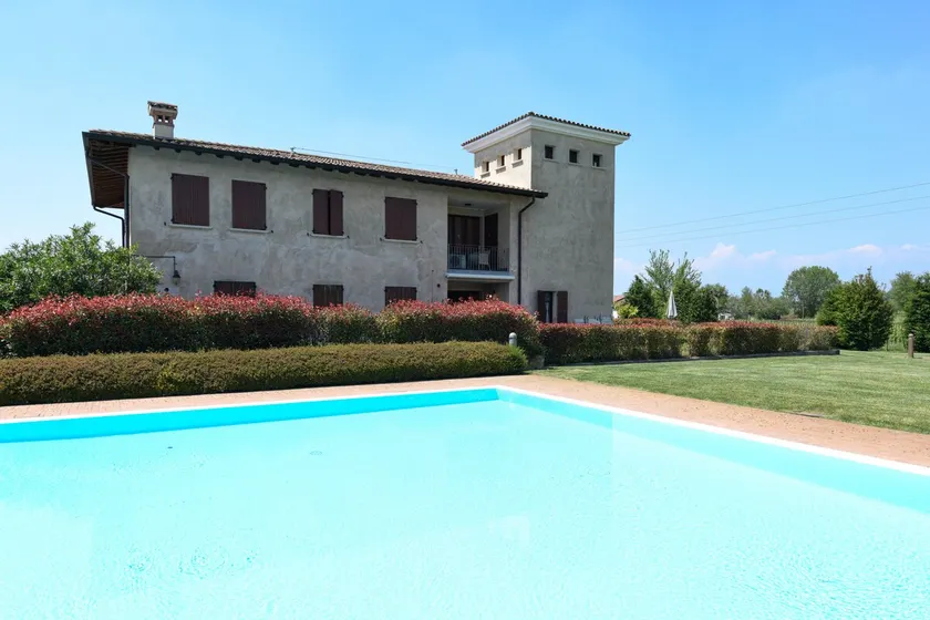 Garda & Golf Apartment - Image 1