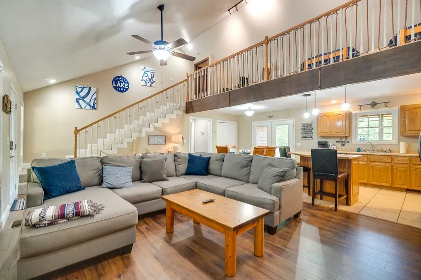 Cozy Tennessee Lake House w/ Grill & Fire Pit! - Image 1