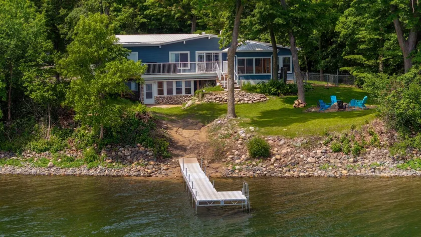 Edgewater Retreat - Image 1