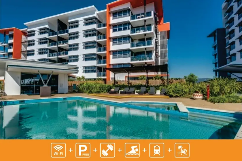 Two bedroom Apartment in Robina Center - Image 1