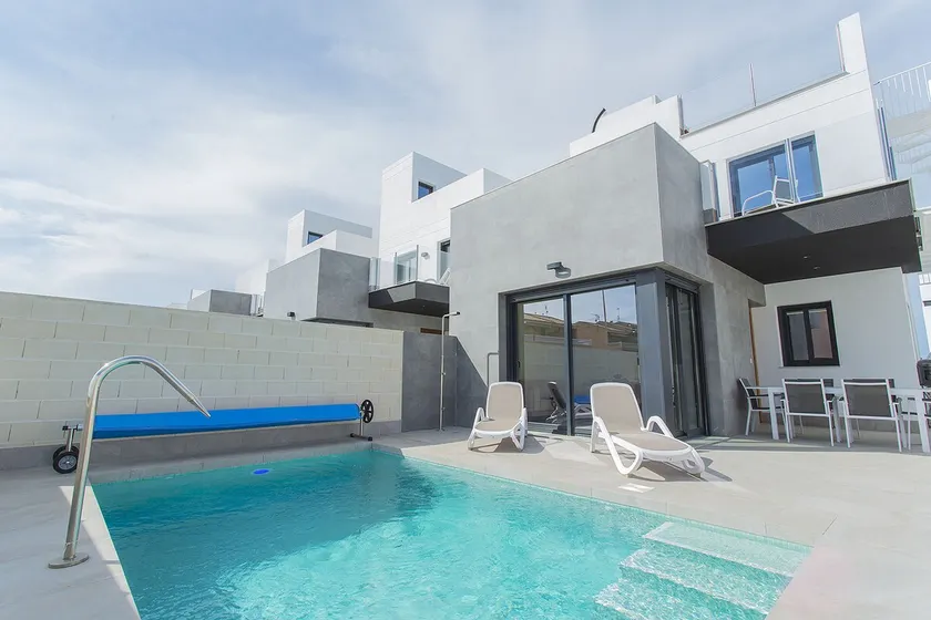Merveilleuse villa entièrement équipée avec sauna, terrasse et piscine privée - Image 1