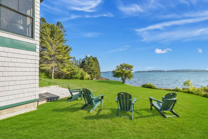 Fox Beach House! Oceanfront home, sleeps 10! - Image 1