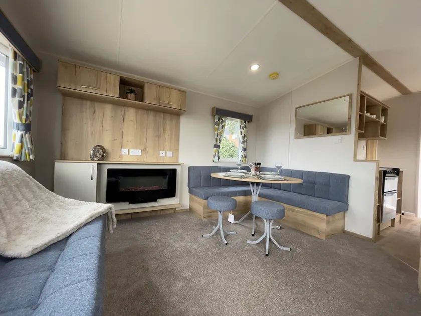 Mersea Retreat - Image 1