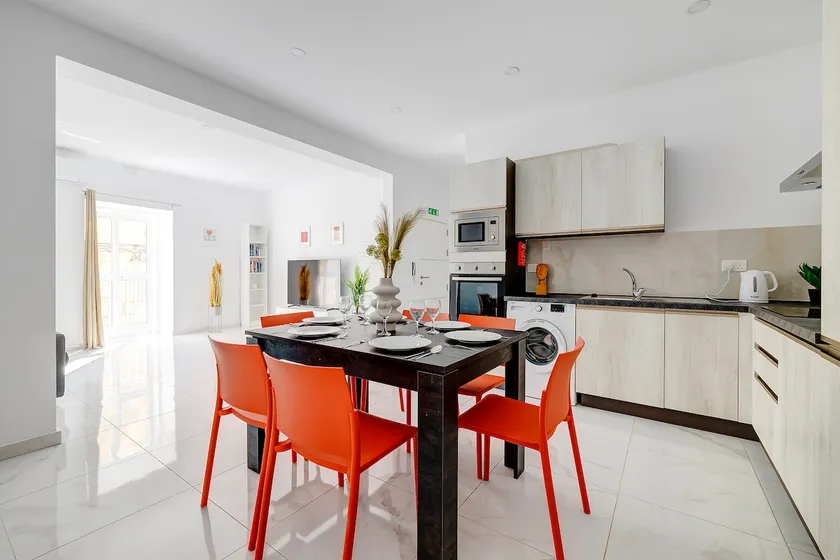 Modern Family Holiday Retreat in Gzira - Image 1