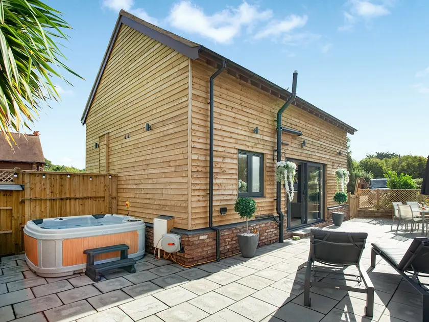 Brook Cottage-UK44378 - Image 1