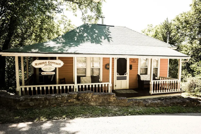 Historic Mimosa Cottage/Hot Tub - Image 1