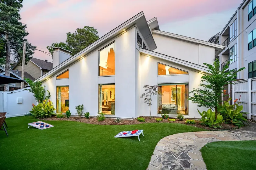 The Jewel-Modern Retreat, Hot Tub, Night Life - Image 1