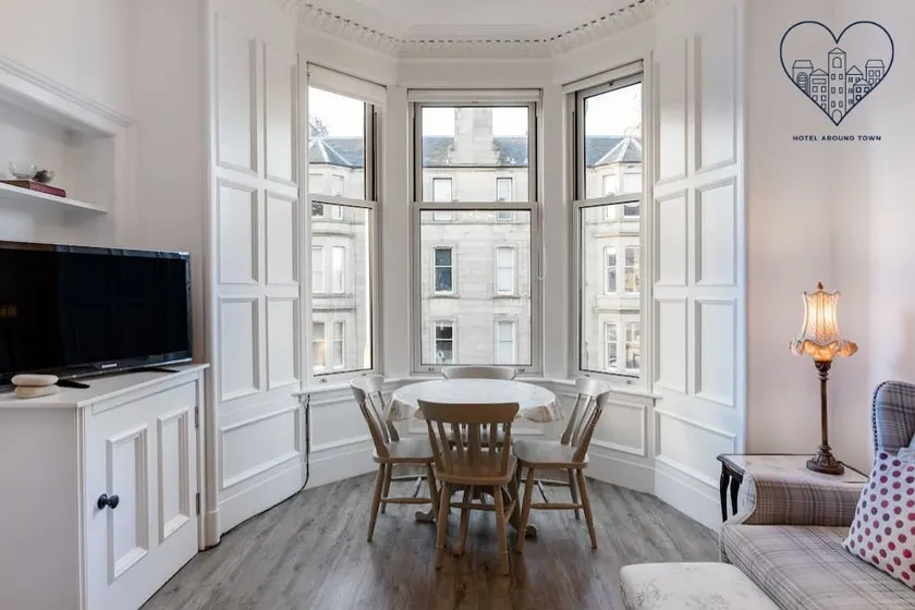 5 star beautiful & vintage, spacious apt in chic location! - Image 1