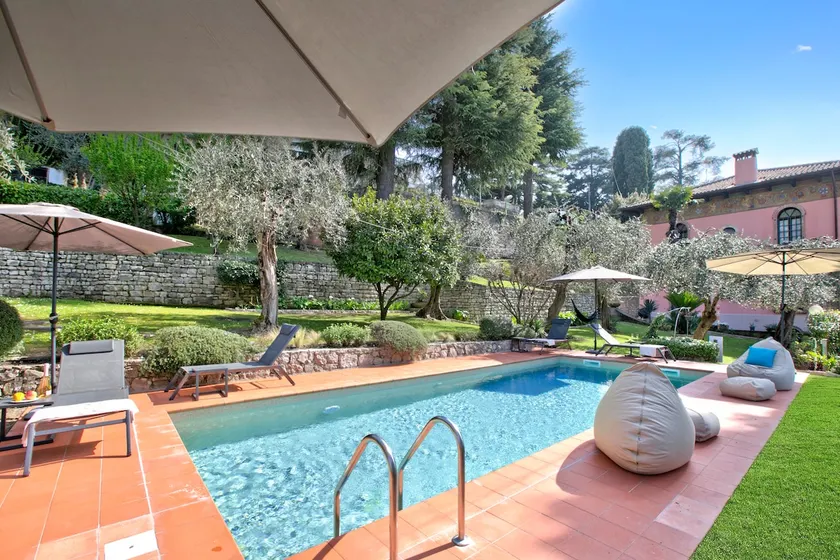 Villa Schlosser Lake Front & Private Pool - Image 1