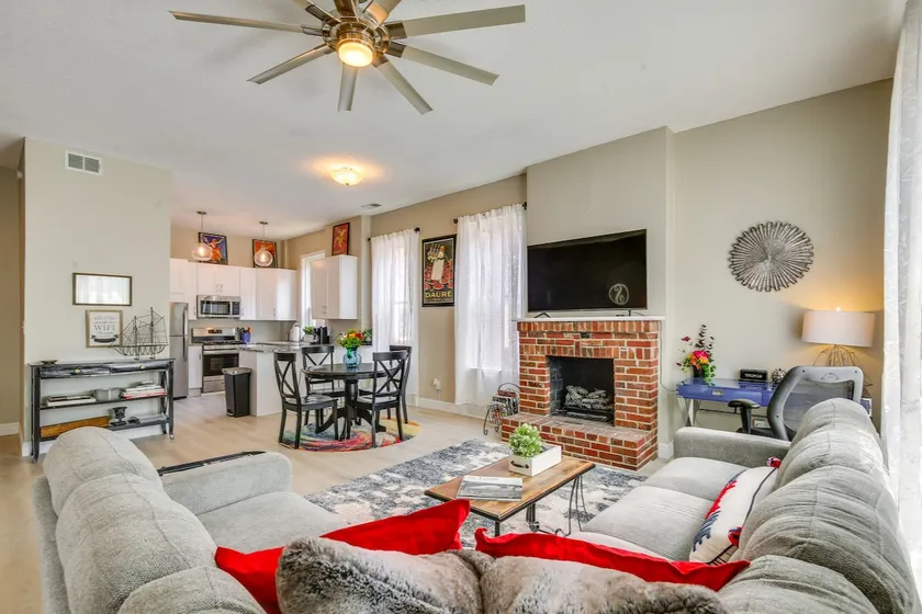 St Louis Vacation Rental 2 Mi to Downtown - Image 1