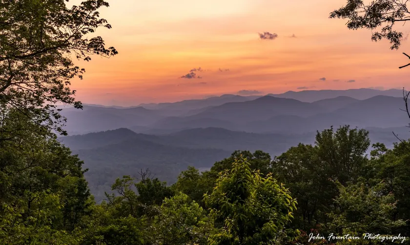 Amazing Blue Ridge View, 10 min to dtn, comfy/cozy - Image 1