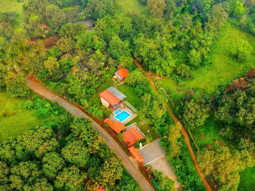 StayLeisurely Crystal Springs Villa 3BHK, Karjat - Image 1