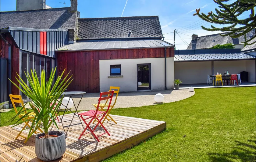 Nice home in Le Vieux-Bourg - Image 1