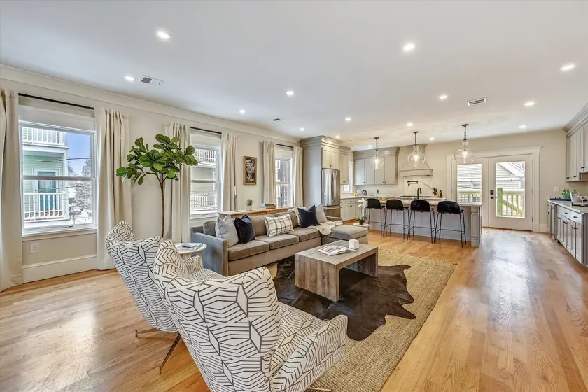 Spacious New Renovation Near T - Image 1