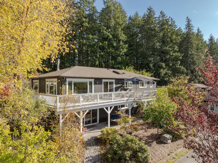 Pet Friendly, Hot Tub, Pizza Oven, EV Car, Golfing - Image 1