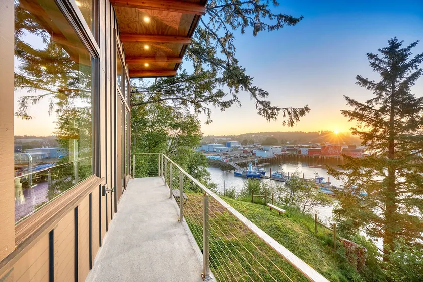 NEW! Luxury, Waterfront, Natural beauty (Harbor) - Image 1