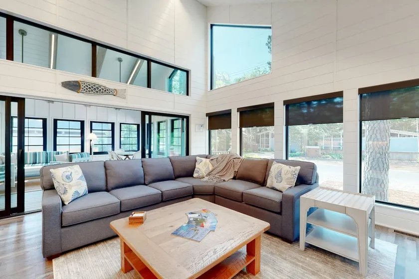 Modern home in a prime location in the Town of Dew - Image 1