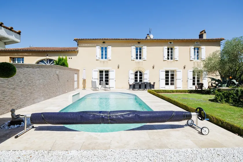 The Vineyard House - Image 1