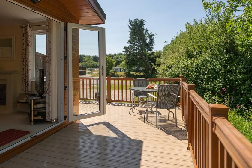 Family Cabin - Private Bathroom - View of the Cam - Image 1