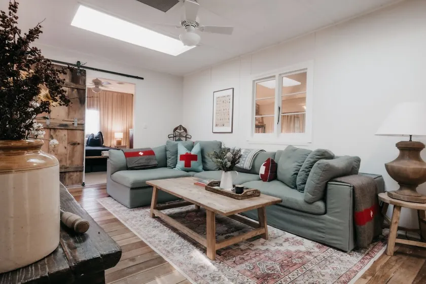 Lola Cottage - Image 1