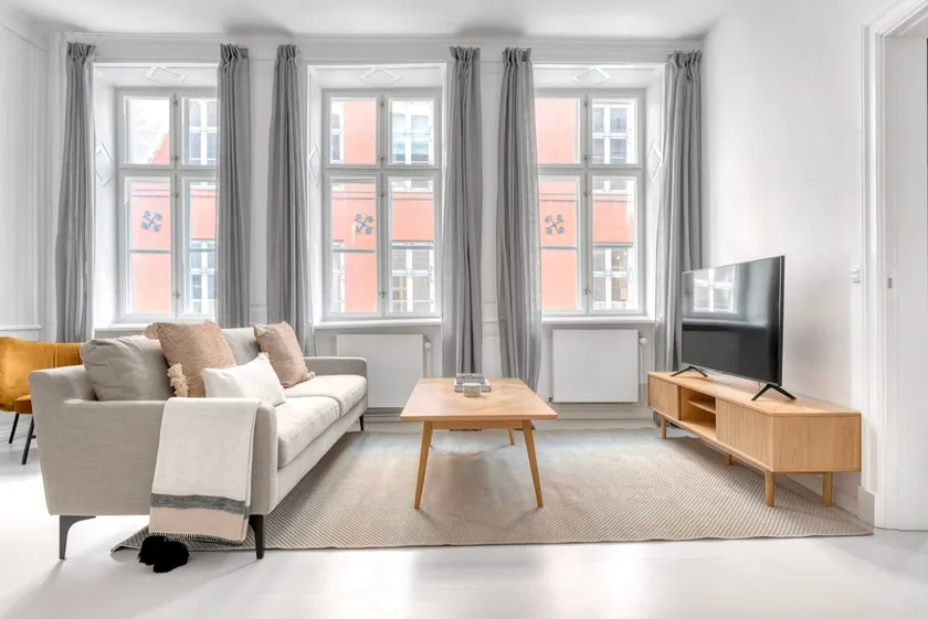 Elegant Apartment Living in the Heart of the City - Image 1