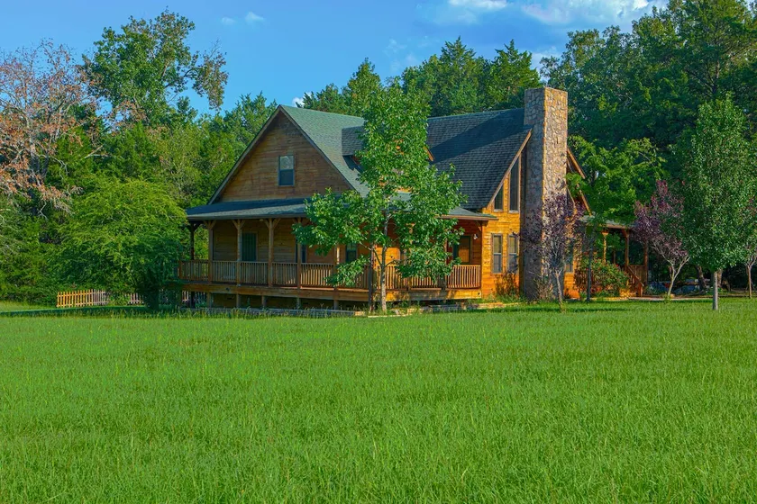 Pet-Friendly Jefferson Home Near Lake O’ the Pines - Image 1