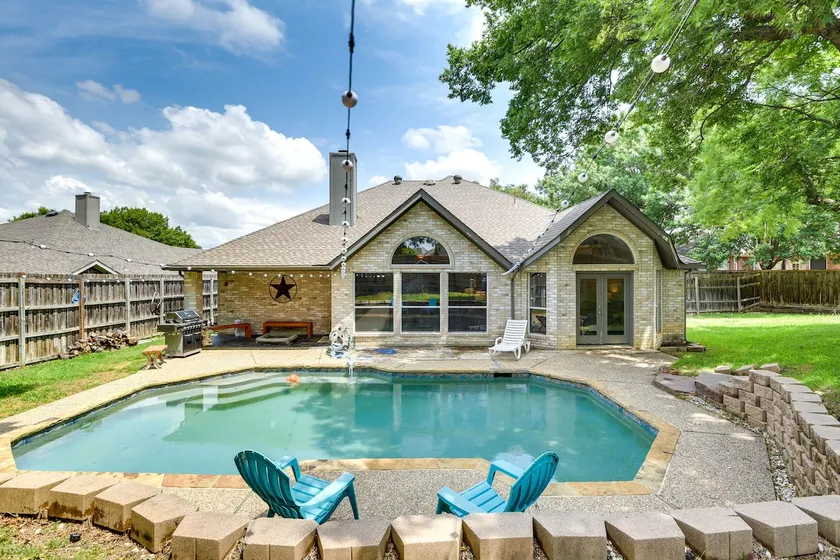 Spacious Flower Mound Home in Central Location! - Image 1
