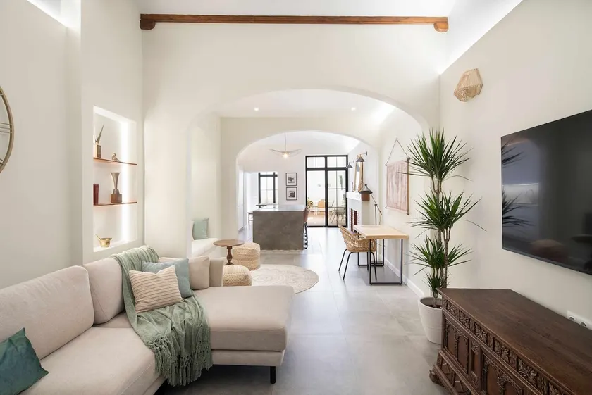 Beach House (Ideal for families) - Image 1