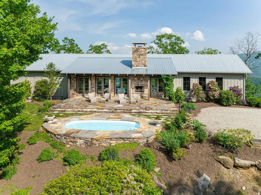 Grand Opening/Luxury/Location/Lake/Mountains - Image 1
