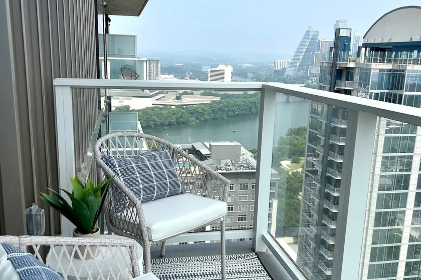 Heavenly Luxury on Rainey ST | Epic Rooftop Pool - Image 1