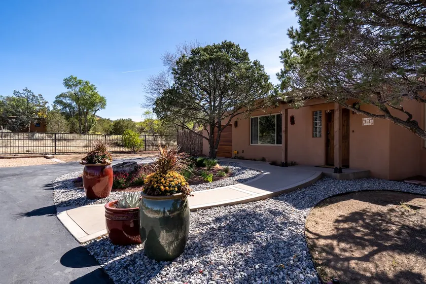 Casa Zia | Fireplace, Large Patio, Close to Town - Image 1