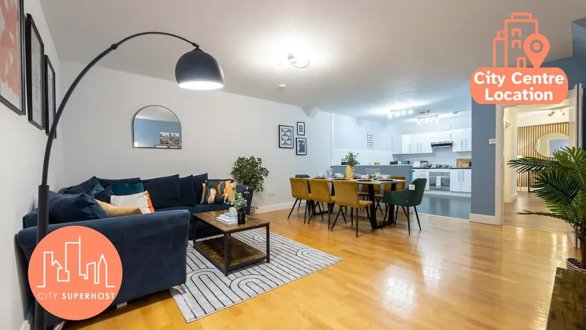 3 Bed Canal St Flat Sleeps 9 City Centre - Image 1