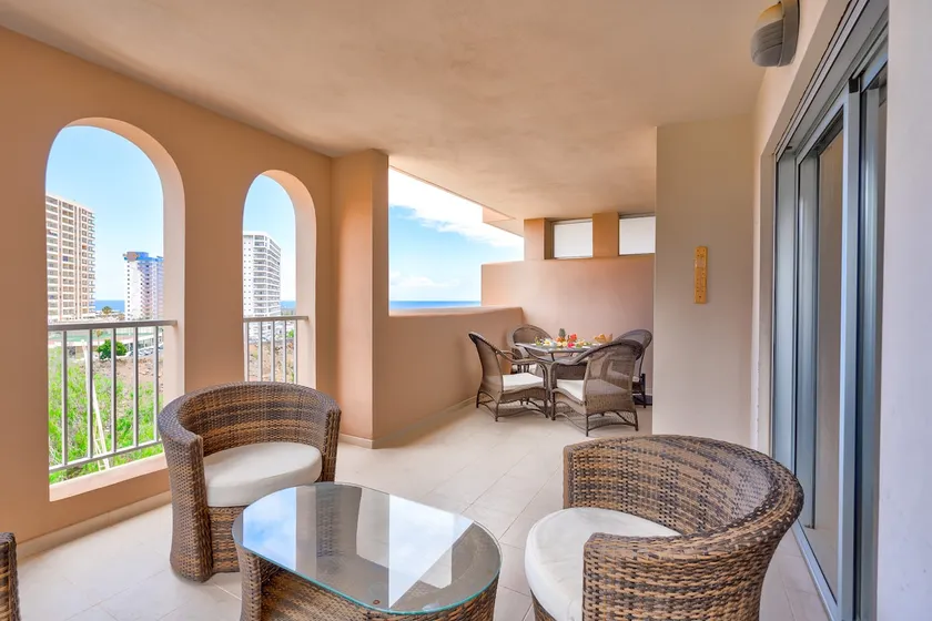 Gina's Sun Terrace - Image 1