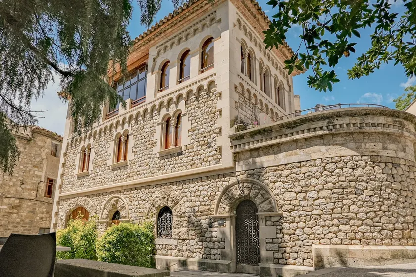 Can Severí, casa con historia en Besalú - Image 1