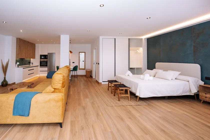 Luxury Suite Flat - Image 1