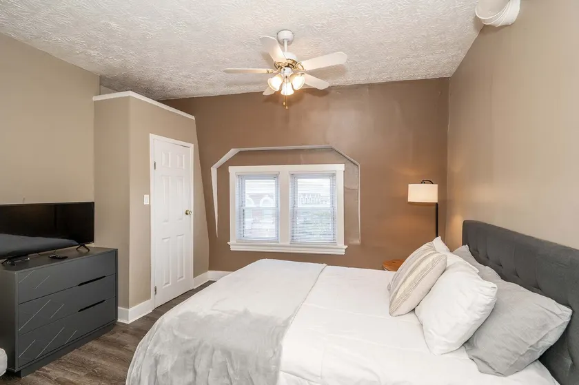 Monmouth Loft 3 - Heart of Newport - Image 1