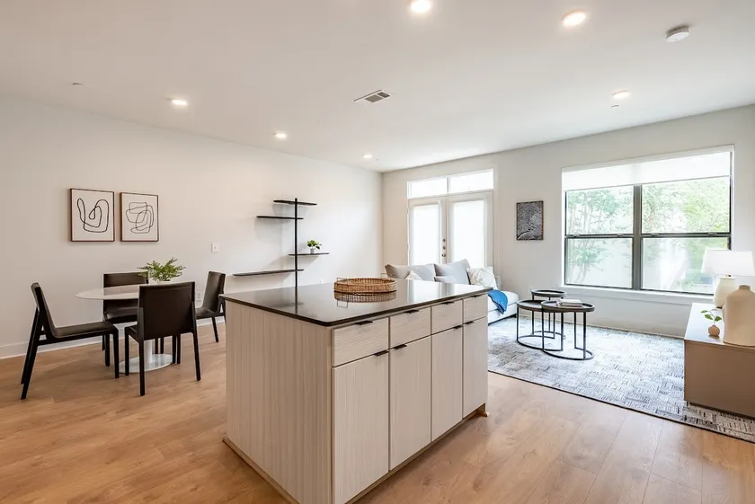 Luxe 1 Bed Apt Midtown Montrose Houston - Image 1