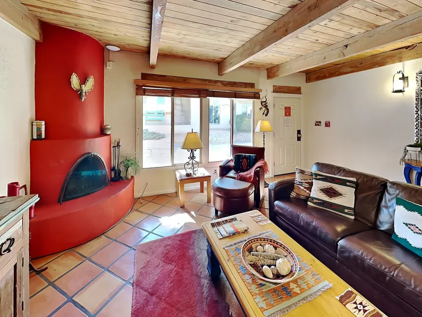 Artist Rd 7 | Cozy Fireplace, Pool Access, Centrally Located - Image 1