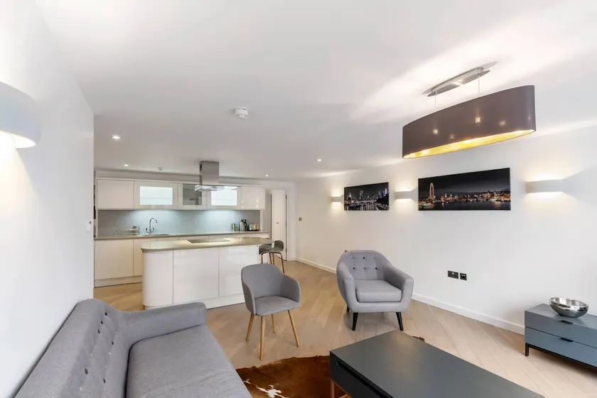 Bright 1 Bedroom Apartment in London - Image 1