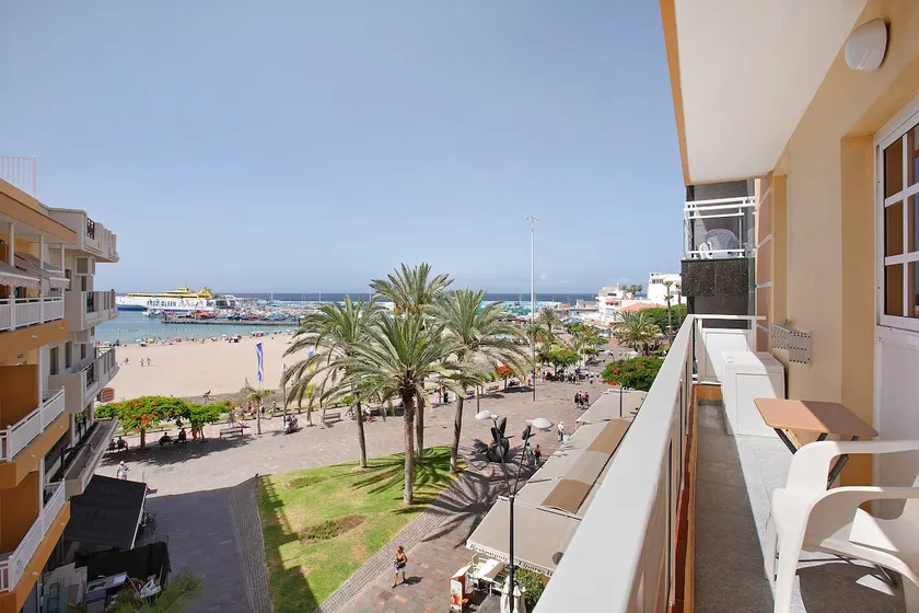 Appartement avec terrasse et internet haut débit | Vue mer - Image 1