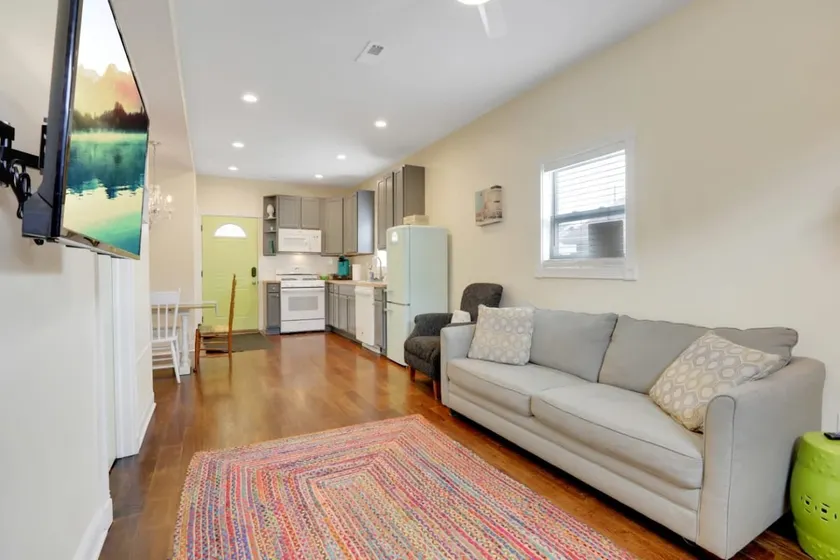 The City Cottage - Unique and Cozy - Image 1