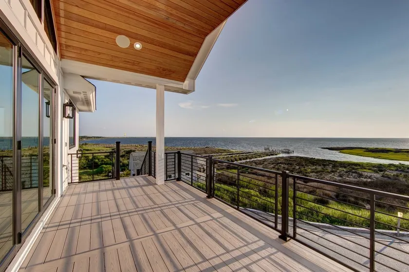 Multigenerational Waterfront Home - Gorgeous Views - Image 1