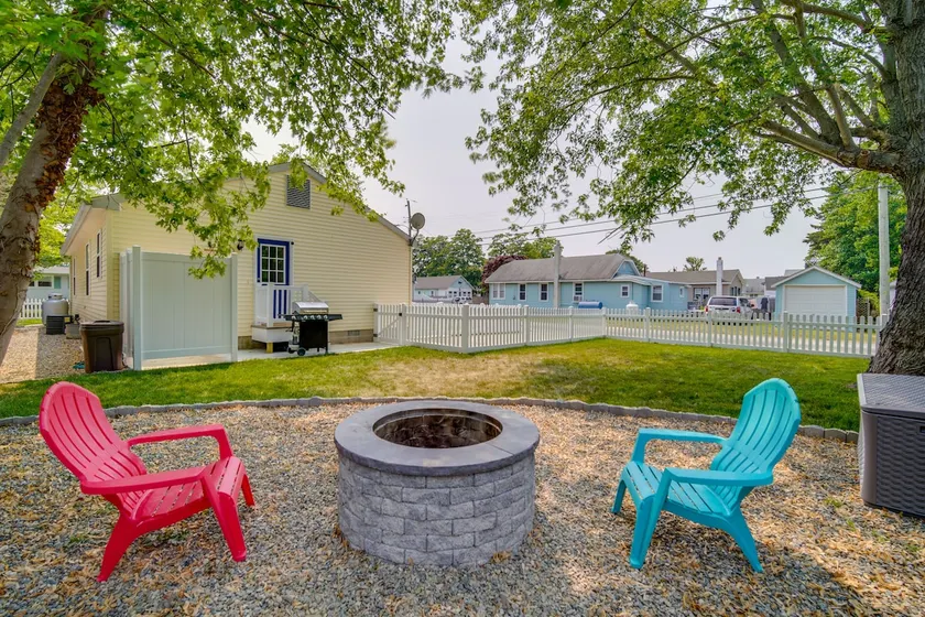 Pet-Friendly Villas Vacation Rental: Walk to Bay - Image 1