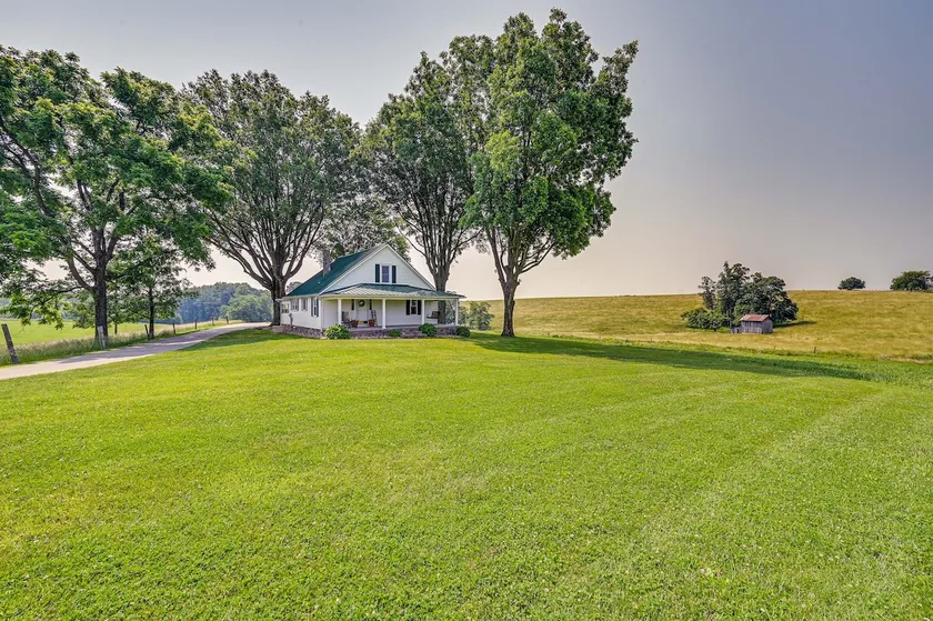 Dobson Farmhouse w/ Scenic Porch - Near Vineyards! - Image 1