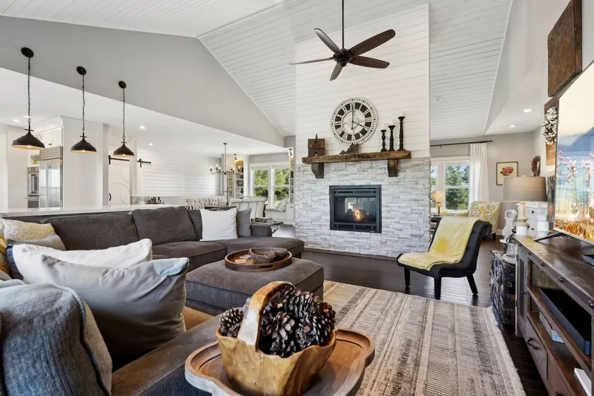 Panoramic Valley and Vineyard Views, Pet Friendly - Image 1