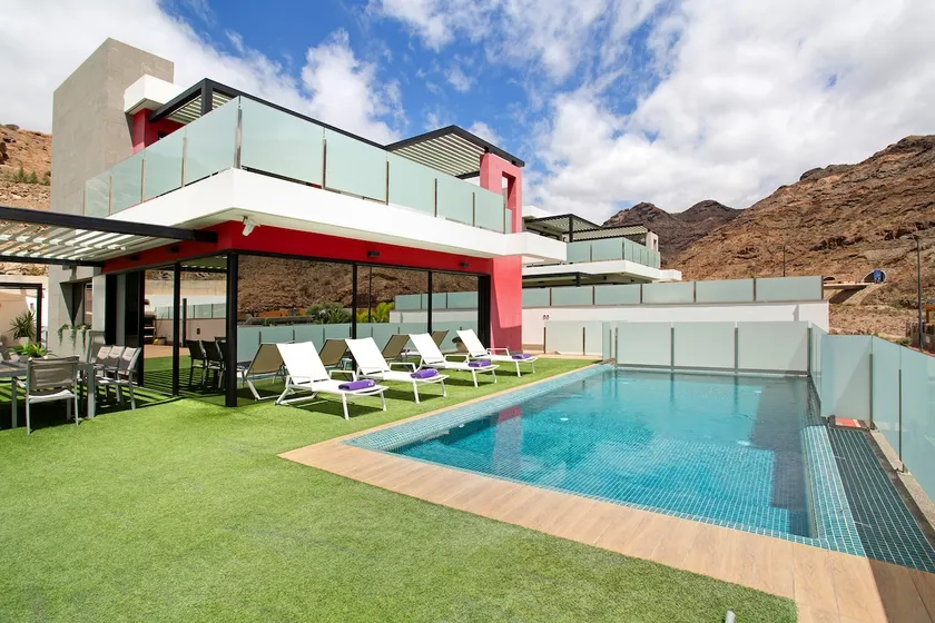 Villa „Tauro 31“ mit Meerblick, privatem Pool und WLAN - Image 1